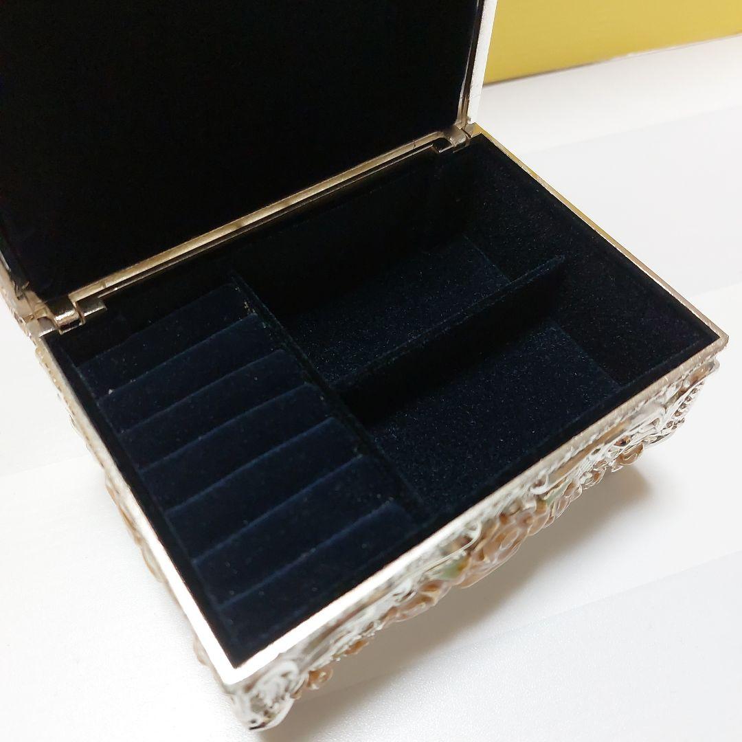 ハローキティ ジュエリーケース 非売品 花柄 ハローキティ ジュエリー