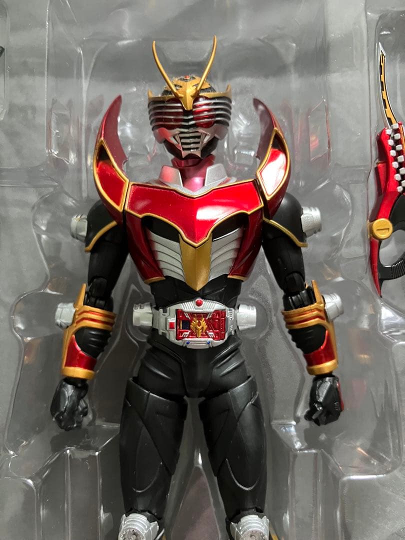 仮面ライダー龍騎　フィギュアーツ　龍騎サバイブ