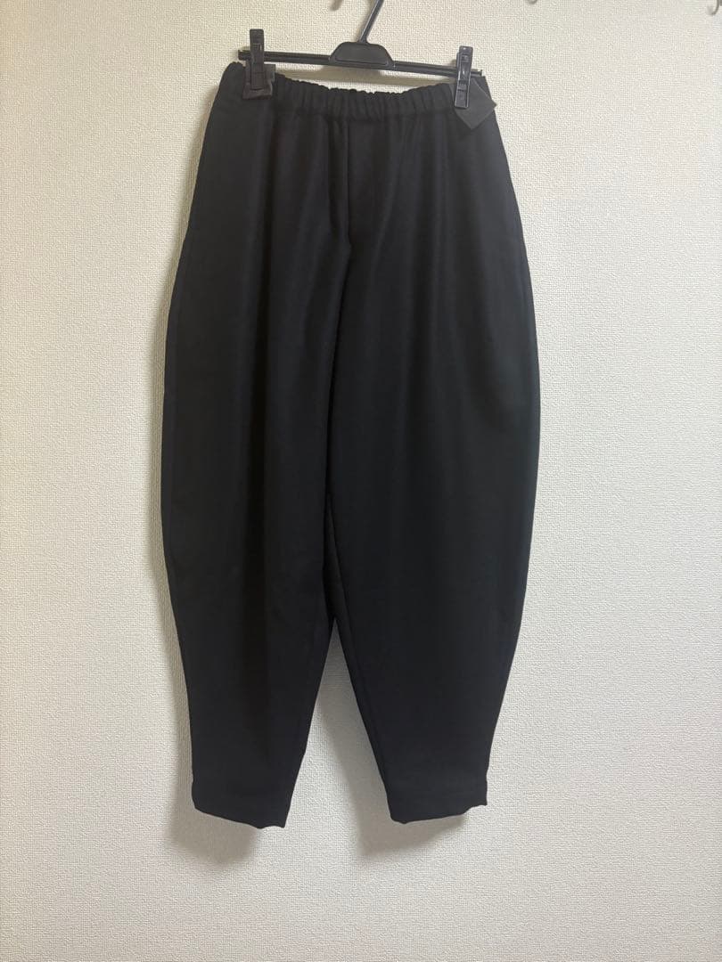 ブラックコムデギャルソン25AW ルック5 バルーンパンツ