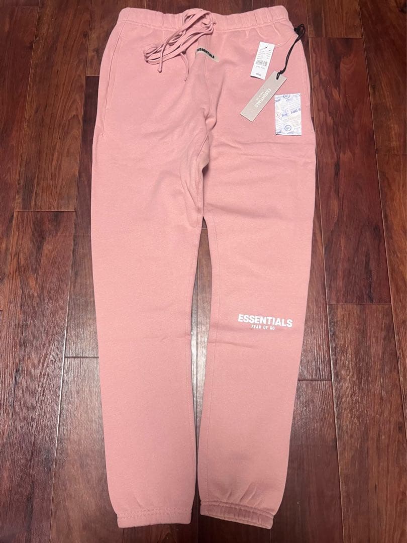 fog essentials スウェットパンツ反射フォント　ピンク裏起毛 fog essentials スウェットパンツ反射フォント ピンク裏起毛