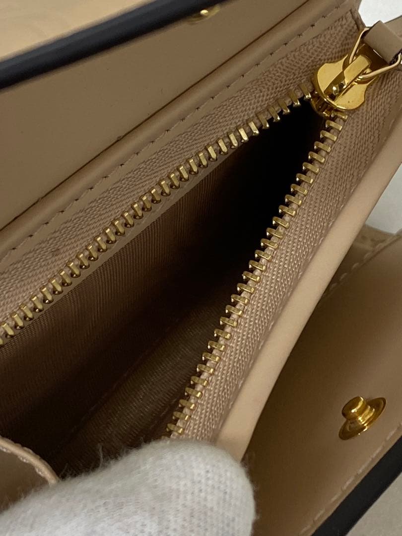 3-3204 GUCCI グッチ 3つ折り財布 GGロゴ ミディアム ウォレット