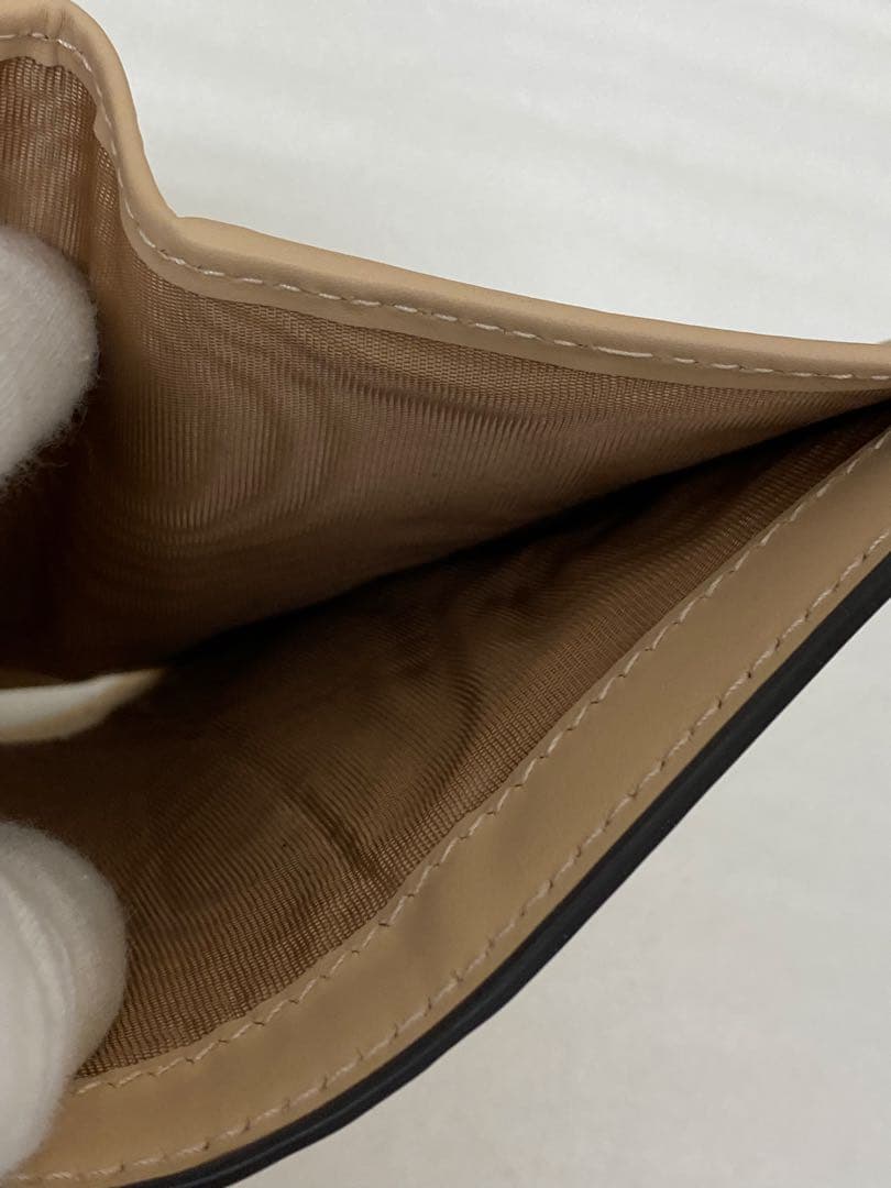 3-3204 GUCCI グッチ 3つ折り財布 GGロゴ ミディアム ウォレット