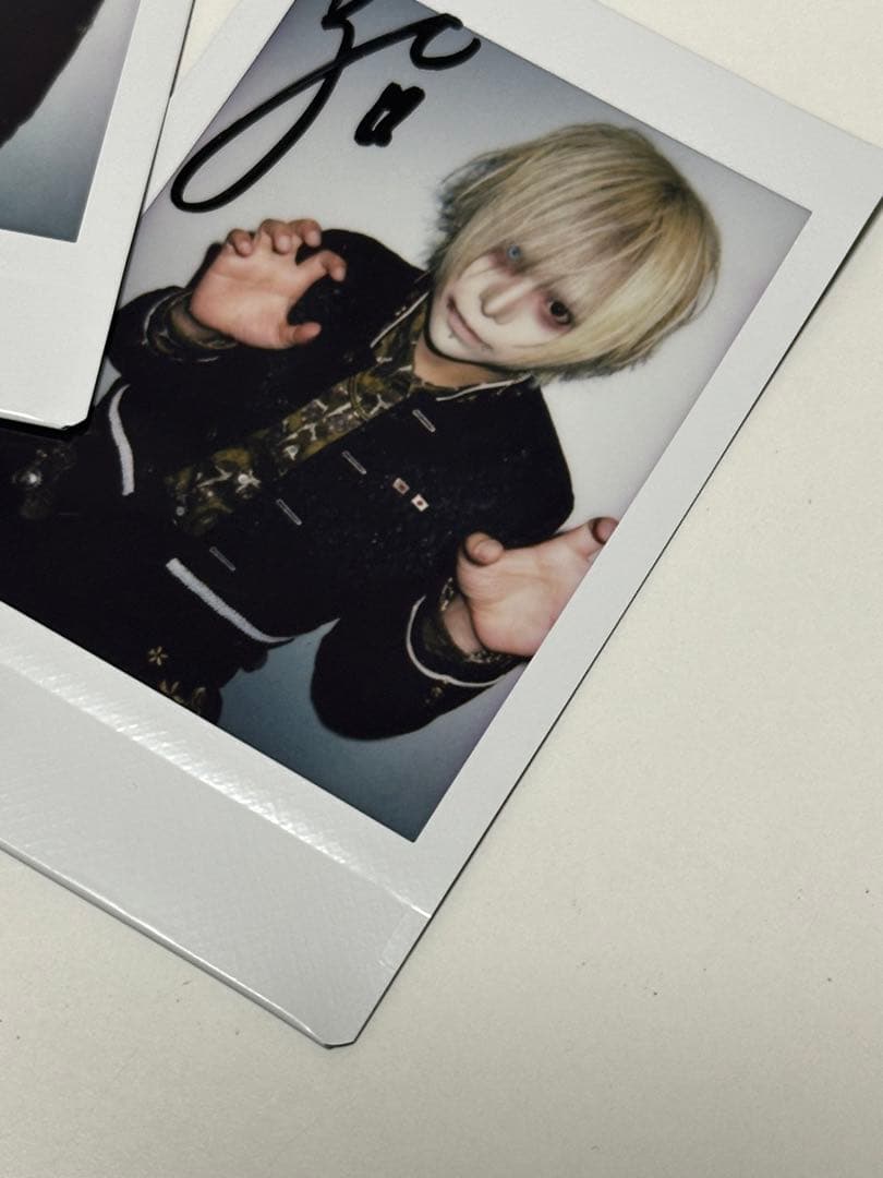 R指定 チェキ マモ 七星 - メルカリ