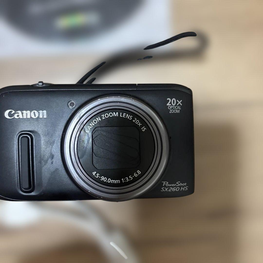 Canon PowerShot SX260 HS 本体と付属品