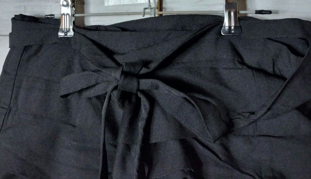 コムコム コムデギャルソン ポリエステル縮絨 巻きスカート ひざ丈 フリル