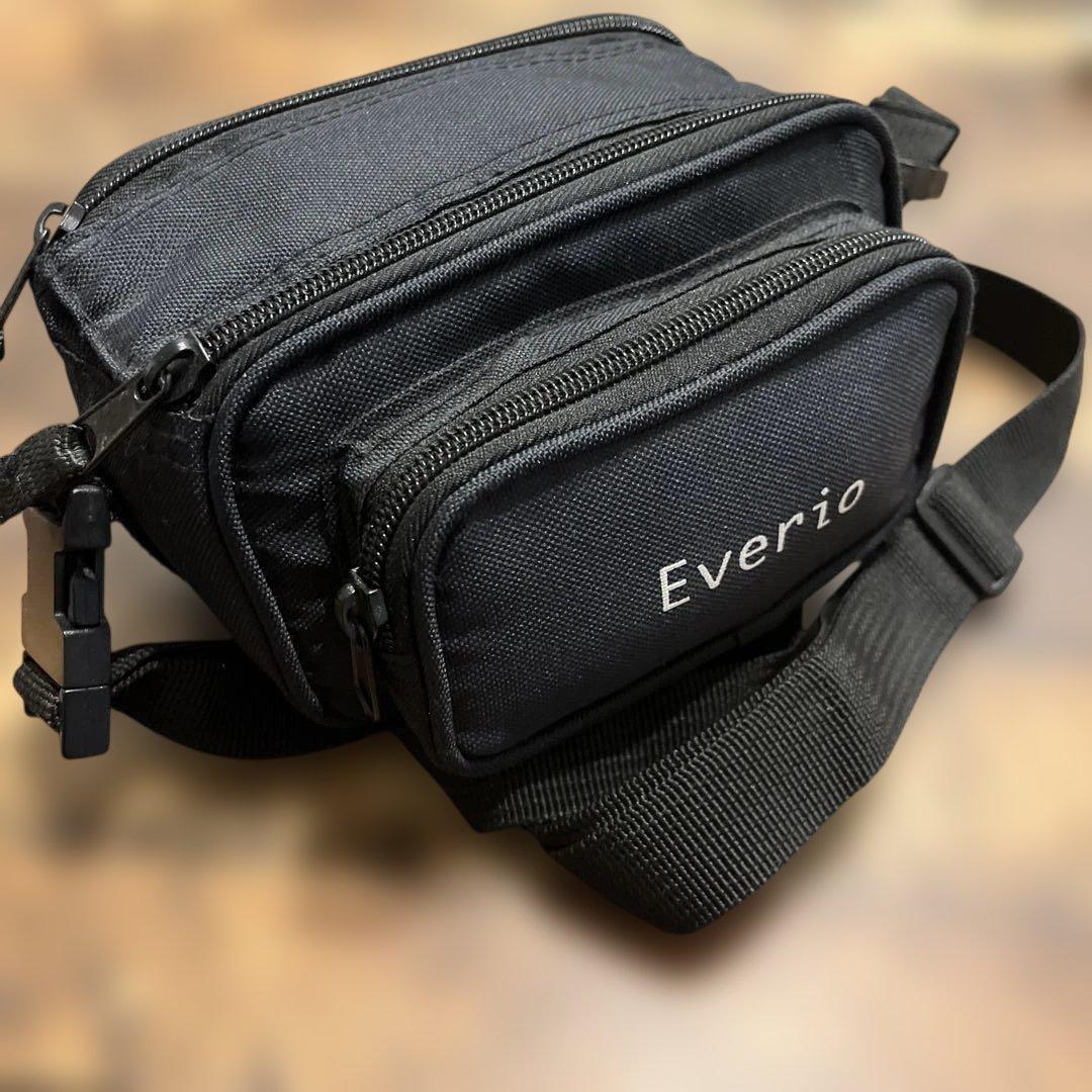 Sony Handycam 32GB AVCHDケーブル 収納バッグ付き