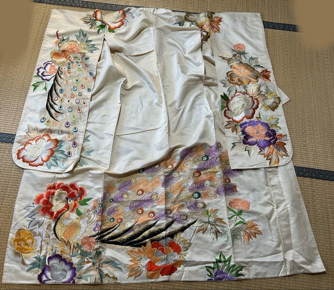 豪華絢爛 アンティーク振袖 昭和レトロ 刺繍 孔雀 鳳凰 鶴織 牡丹 エクリュ