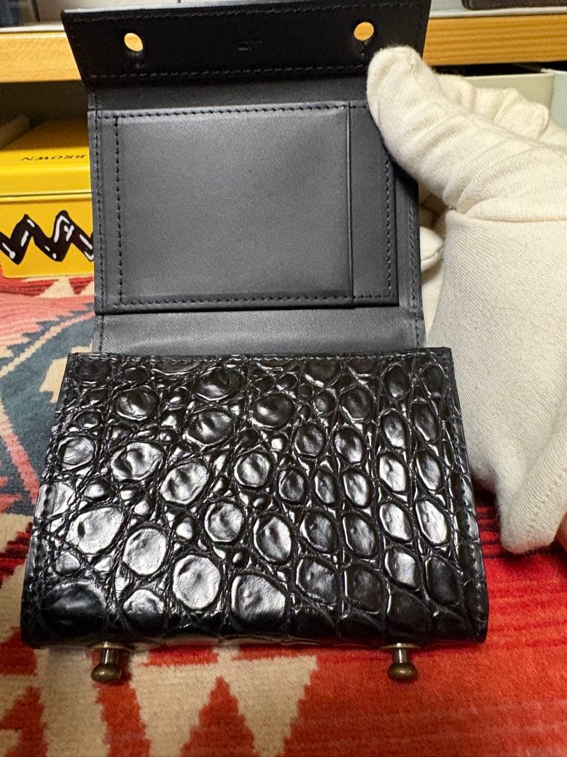 エムピウミッレフォリエクロコダイル１枚革ブラック