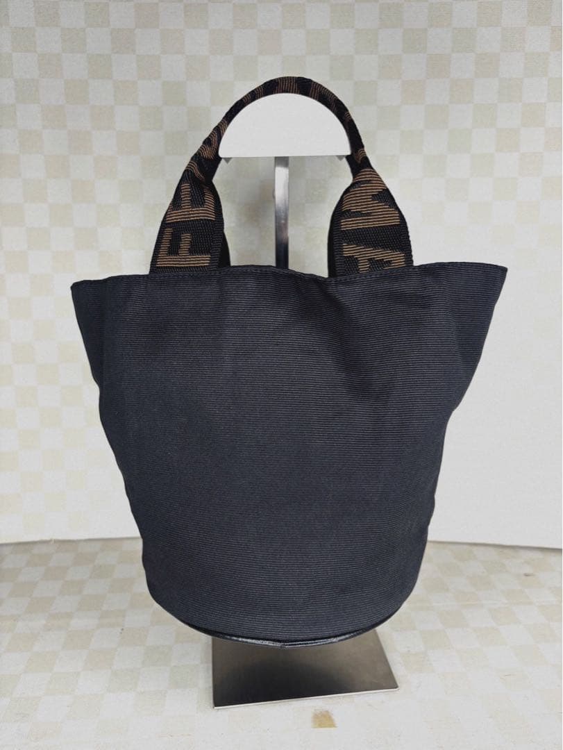極美品　希少サイズ　FENDI フェンディ　ハンドバッグ　M29
