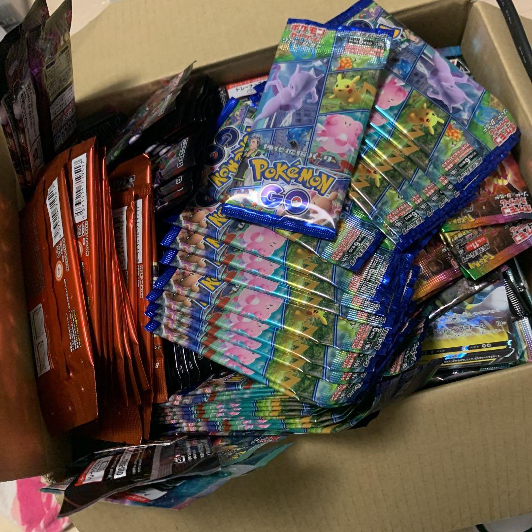 200 パックほど未開封パック　まとめ売り