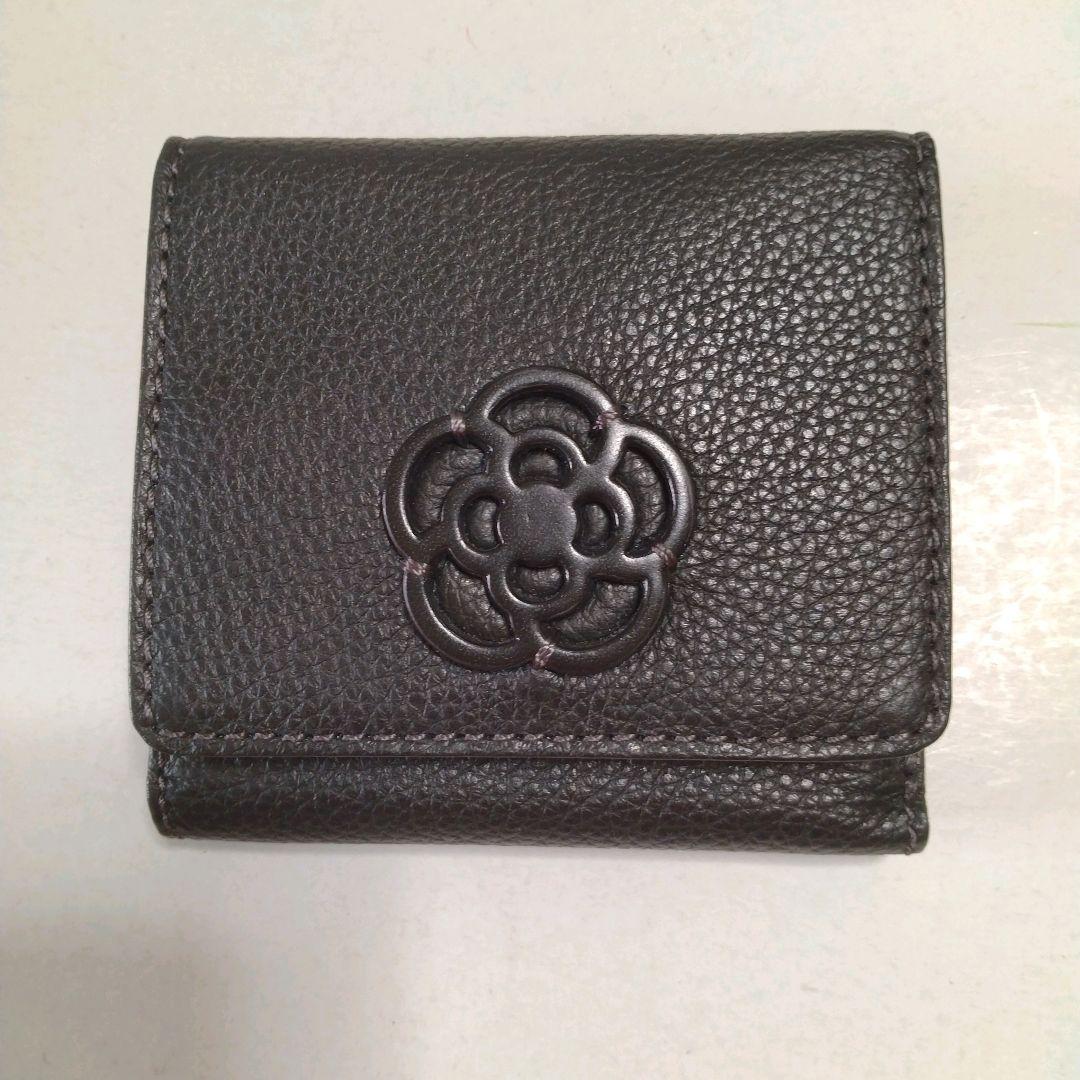 クレイサス✴️アンブラン カメリア 本革 折り財布〈黒〉【新品箱入】