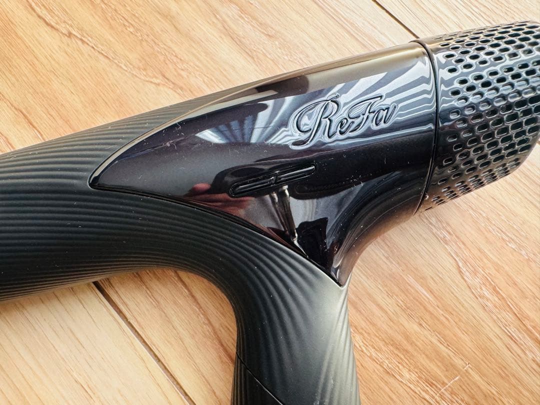 【美品】スタンド付き！リファ　ビューテックドライヤースマート　ブラック