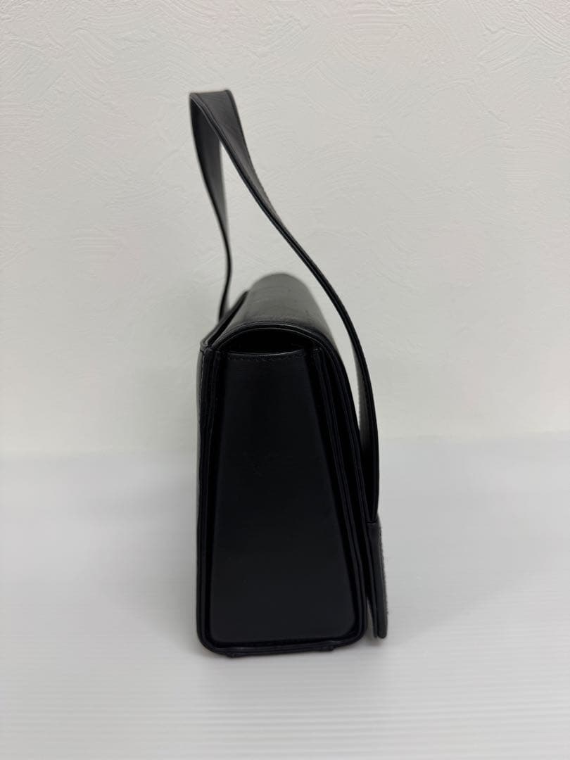 美品 ジバンシー 4G ステッチ ロゴ フルフラップ レザー ハンドバッグ