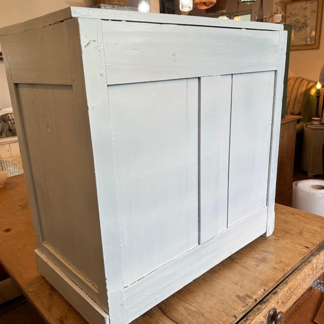 英国ヴィンテージ1950年〜塗りキャビネット 引き出し付き