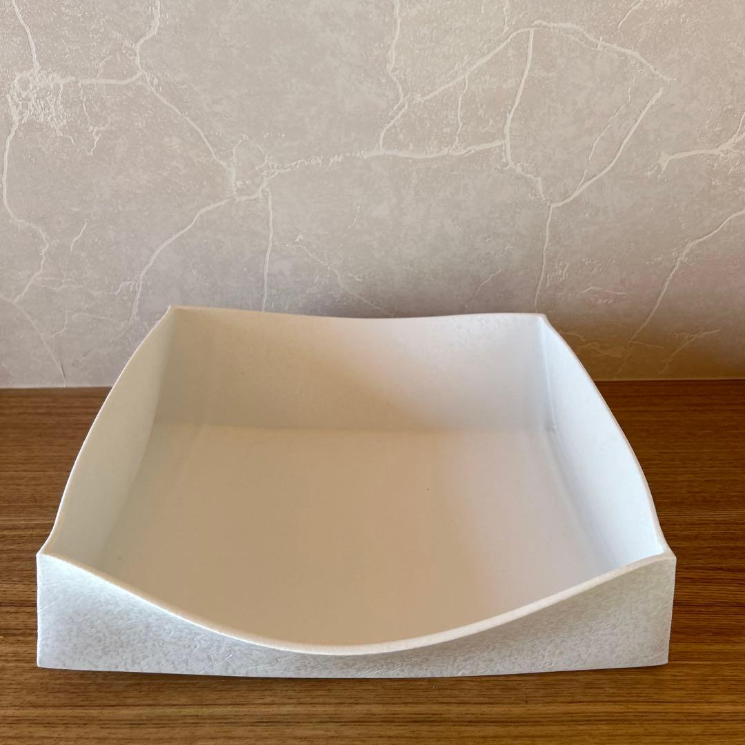 長江重和　反るかたち　白磁　花入れ　現代アート　モダン　花生け　和食器