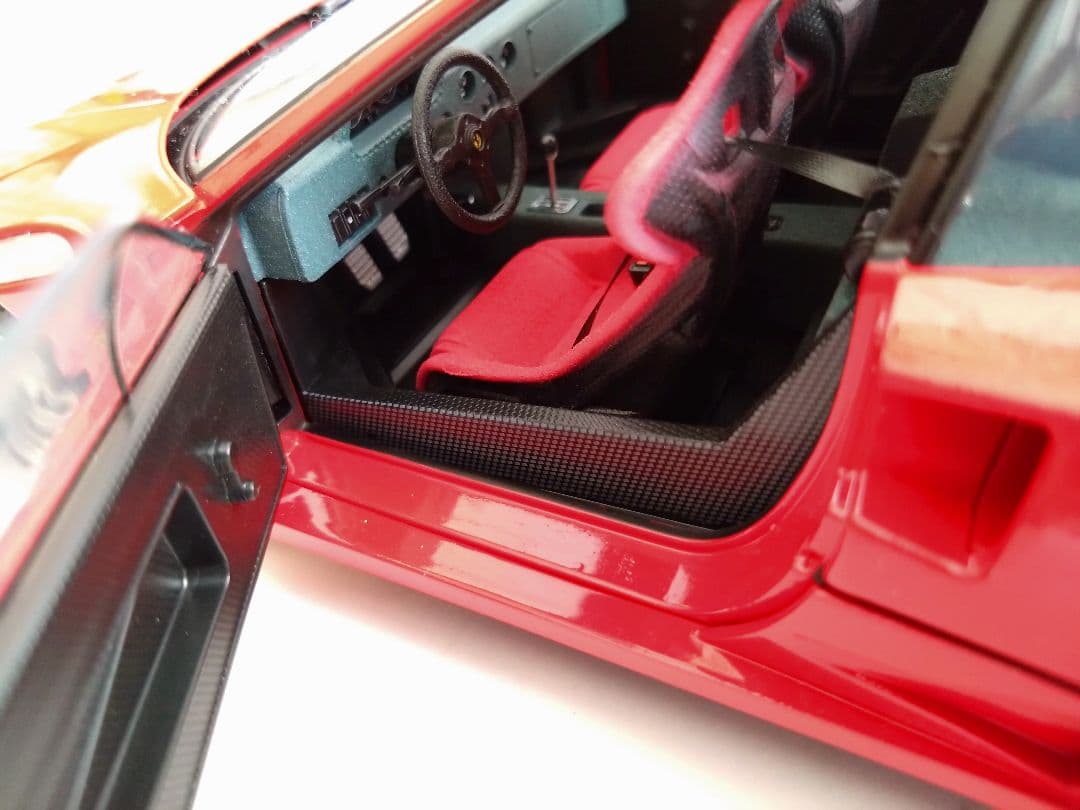 フェラーリ Ferrari F40 1/18