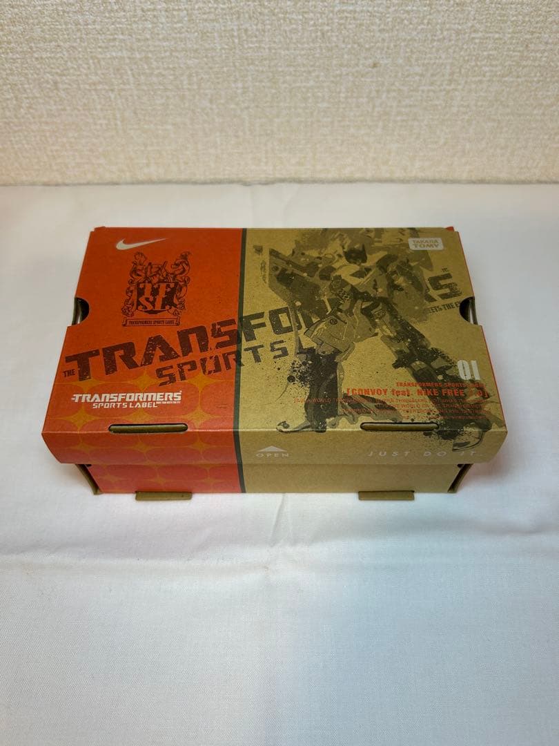 トランスフォーマースポーツレーベル NIKEコラボ コンボイ レッド 未開封