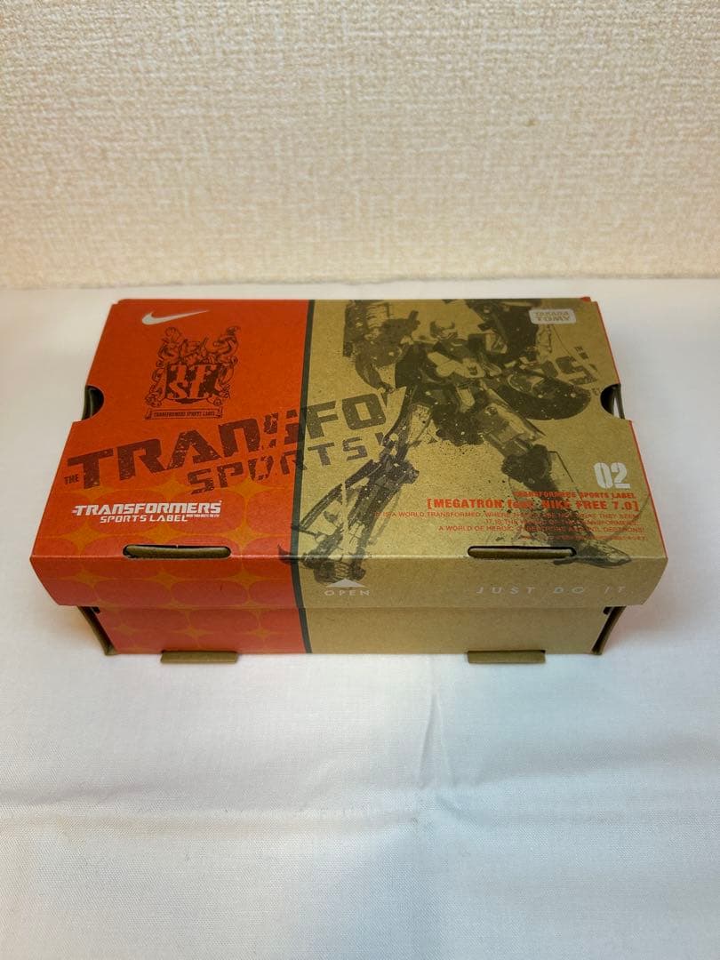トランスフォーマースポーツレーベル NIKEコラボ コンボイ レッド 未開封