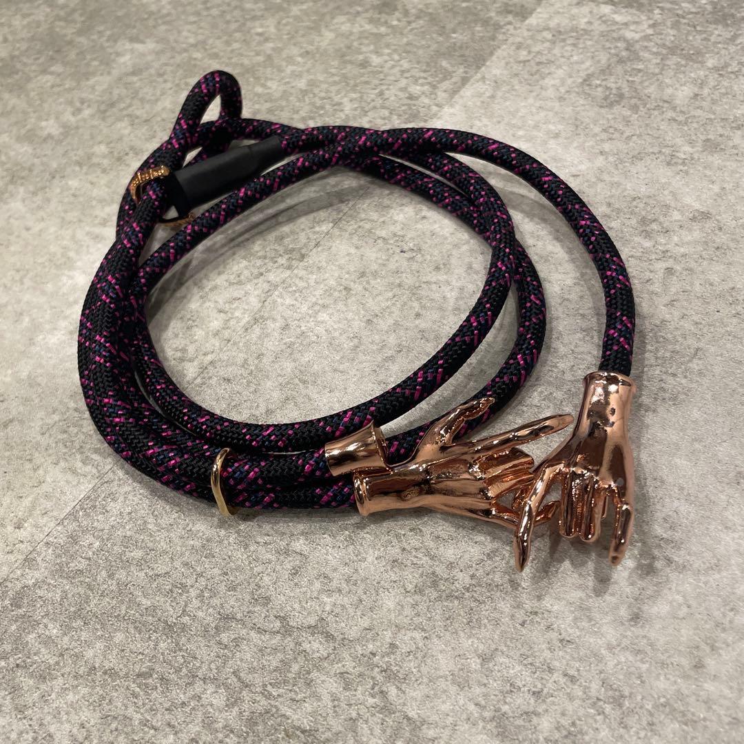 hazama 惹きずり込まれる運命のスマホストラップ