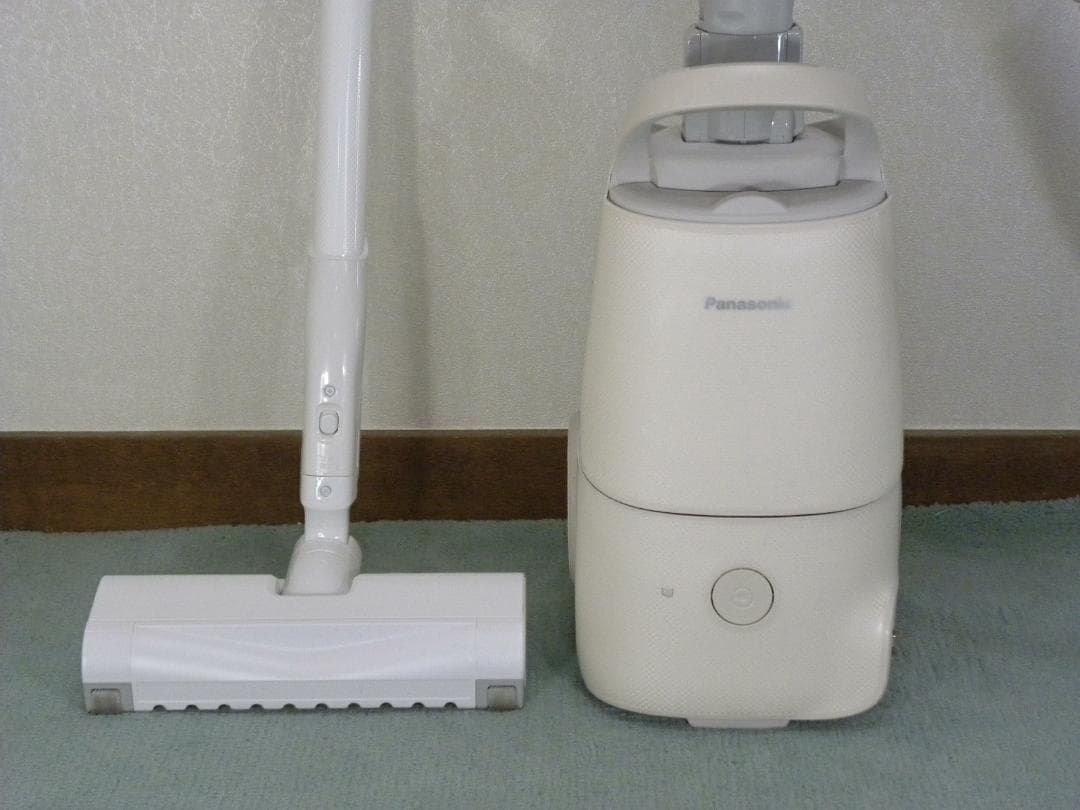 221*Panasonic軽量スリム掃除機からまないブラシMC-JP850K