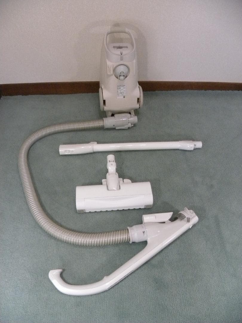 221*Panasonic軽量スリム掃除機からまないブラシMC-JP850K