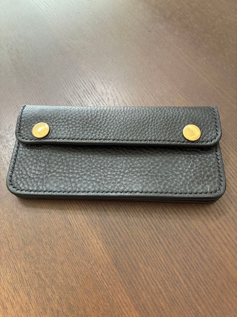 アップルウォッチのクロコダイルベルトとロングトラッカーウォレット