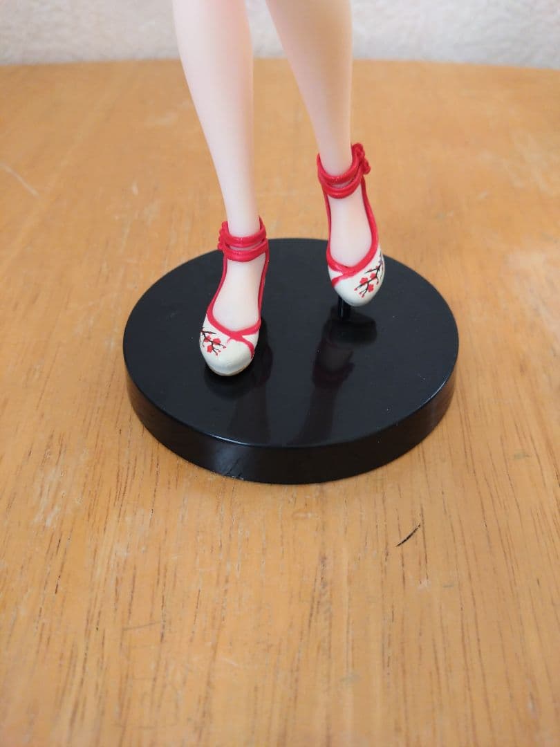 彼女お借りします特典フィギュア・缶バッチ時計・スマホ用防水ポーチ・複製原画セット