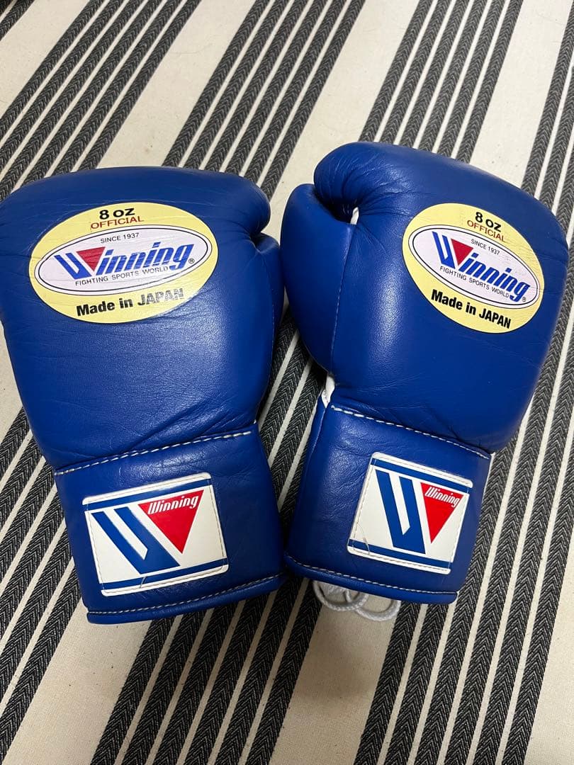新品未使用Winning ボクシンググローブ 8oz 青