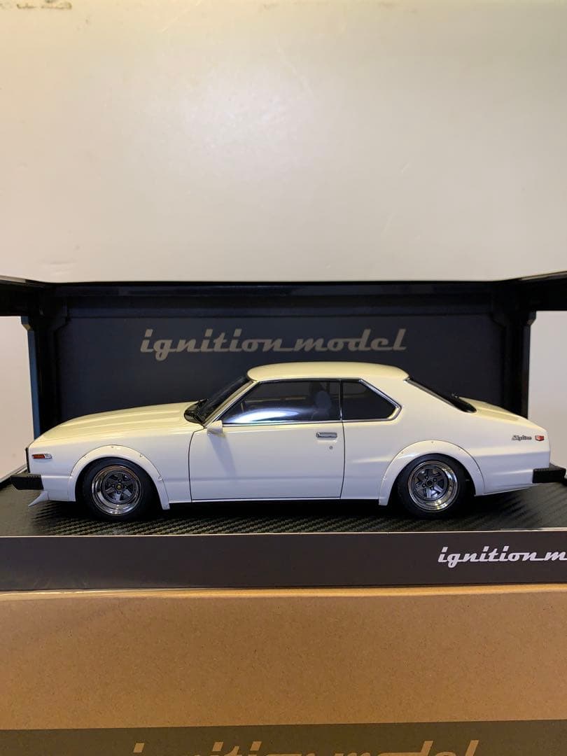 IGモデル1/18 日産 スカイライン 2000 GT-ES C210 ホワイト
