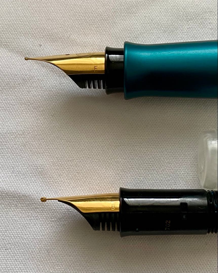 Pelican Epoch 万年筆・グリーン ペン先(F・B)2種あり
