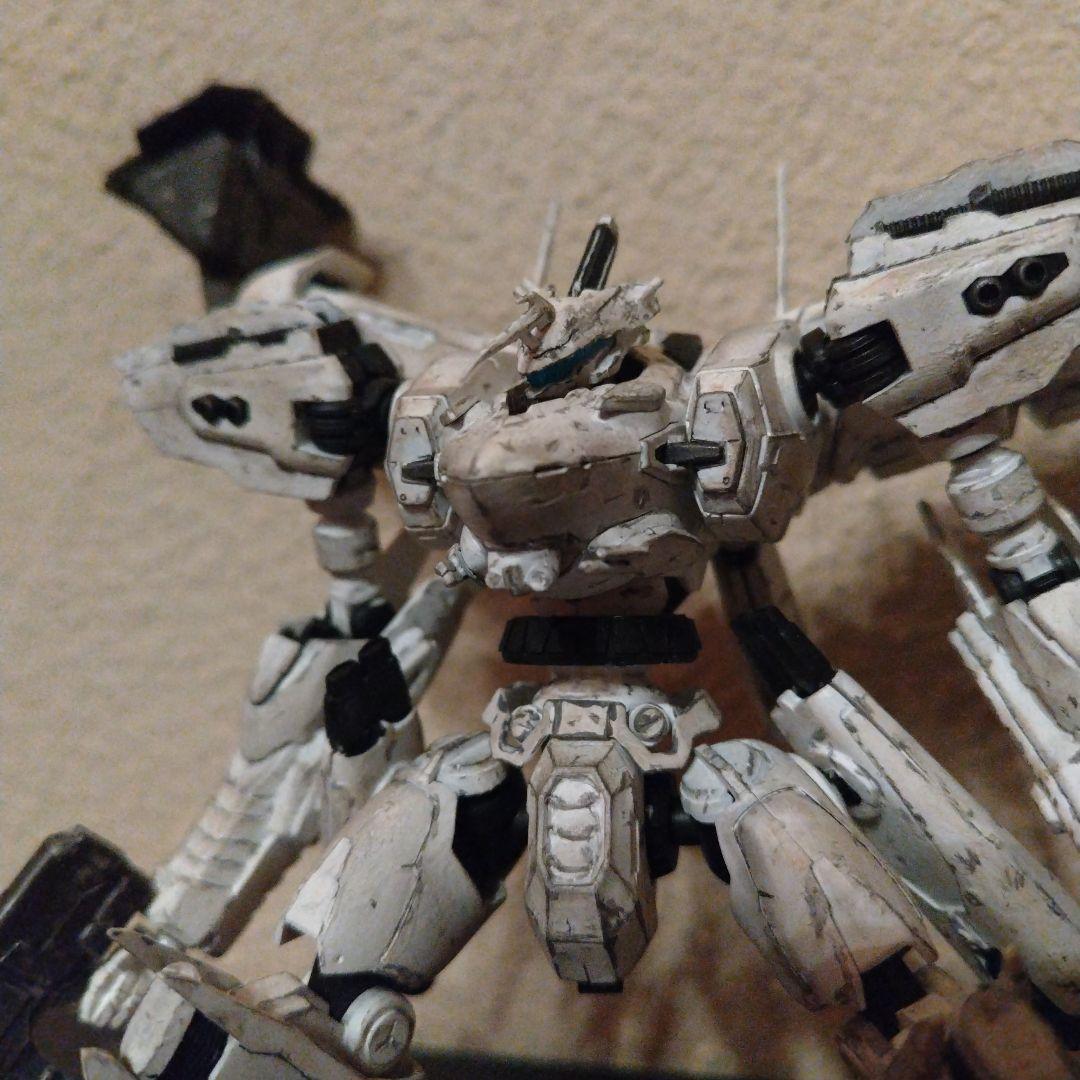 アーマードコア 1/72 ホワイト・グリント 全塗装 ウェザリング済み