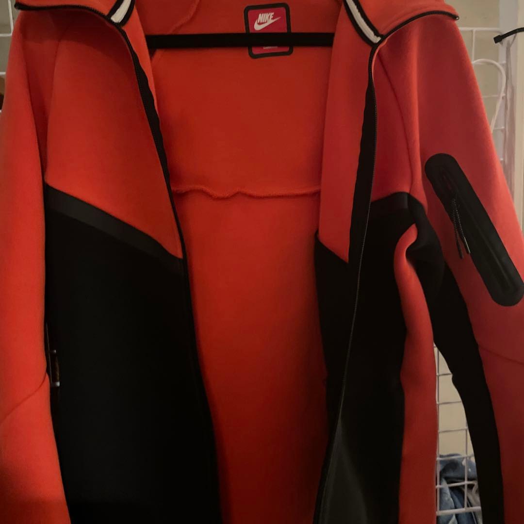 Nike レッドブラック パーカー Sサイズ　限定色　赤黒　テックフリース
