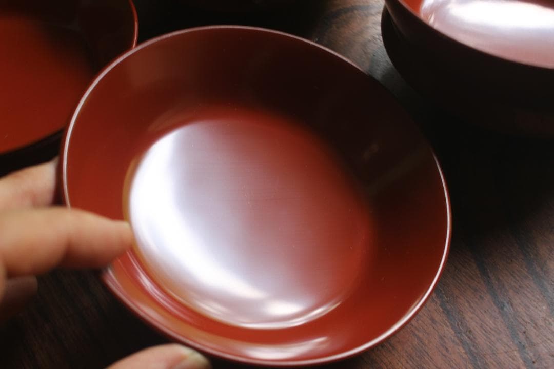 デッドストック！深みある朱漆に優美な梅蒔絵の映えるお椀2点（検輪島塗京塗雑煮椀