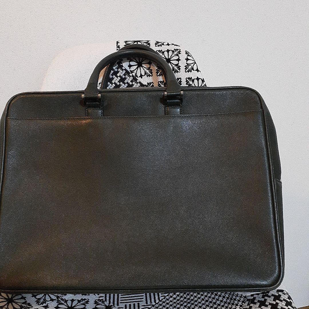 レアカラーBURBERRY ビジネスバッグ サフィアーノ グリーン ロゴプレート