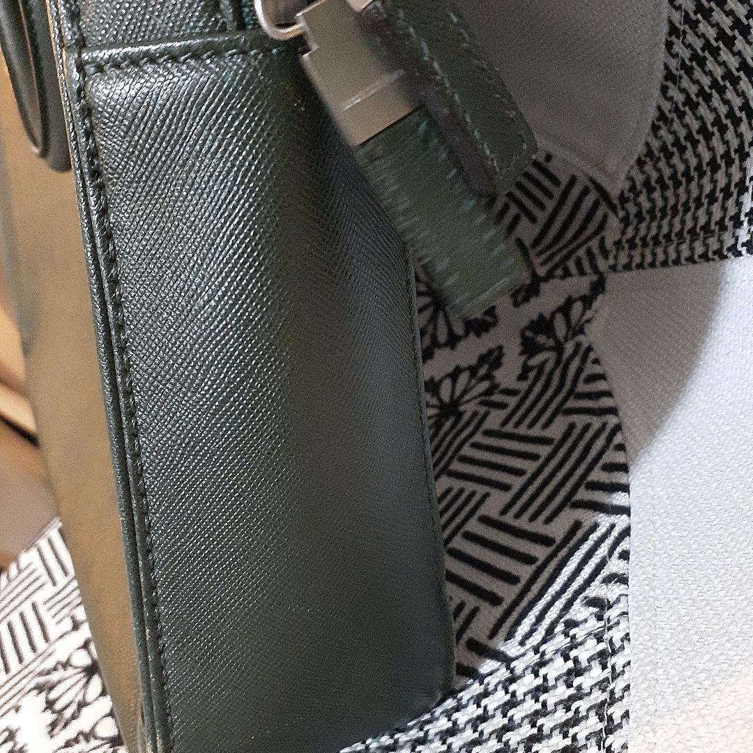 レアカラーBURBERRY ビジネスバッグ サフィアーノ グリーン ロゴプレート