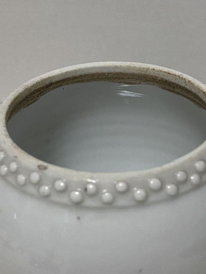 中国美術 德化窯 白磁寿桃鈕雙獅耳鼓釘茶叶罐 蓋物 陶器