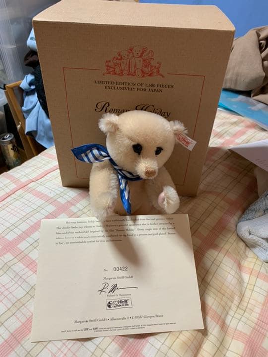 STEIFF製　29cm テディベアです STEIFF製 29cm テディベアです BOSS x Steiff Holly テディベア