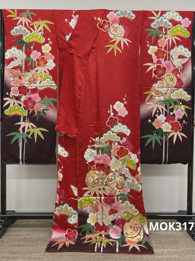 振袖 仮絵羽 刺繍 金彩 紋意匠 正絹 未仕立て品 八掛付き