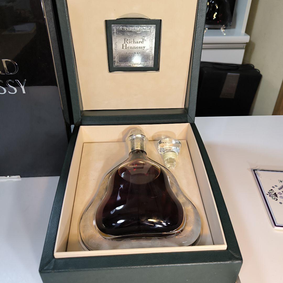 豪華ヘネシーリシャール旧型、新型2本セット(訳あり) - メルカリ