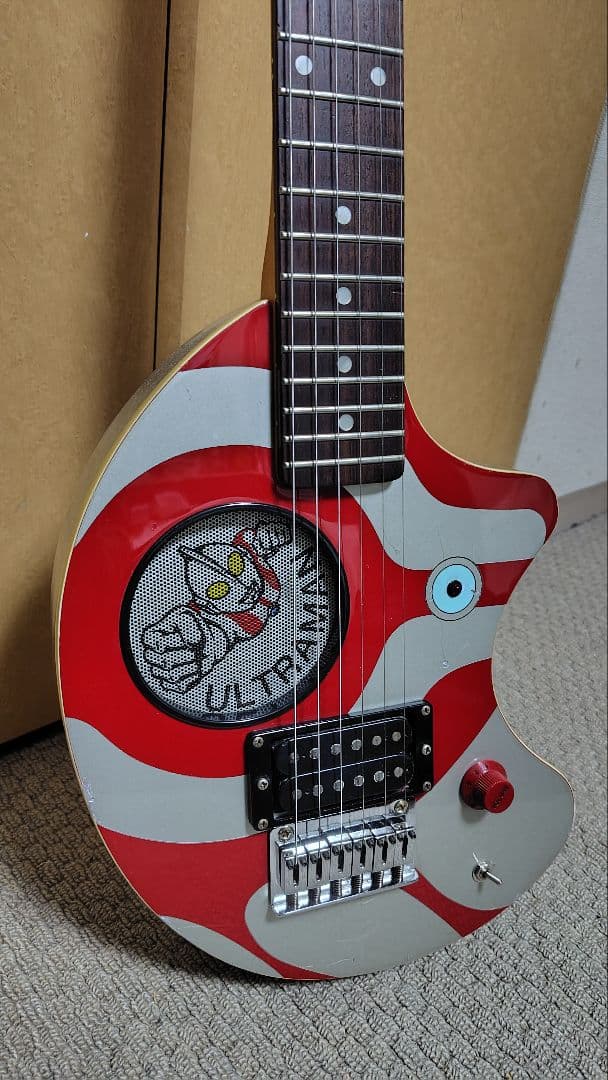 ZOー3ギター。フェルナンデス ウルトラマン エレキギタージャンク扱い。