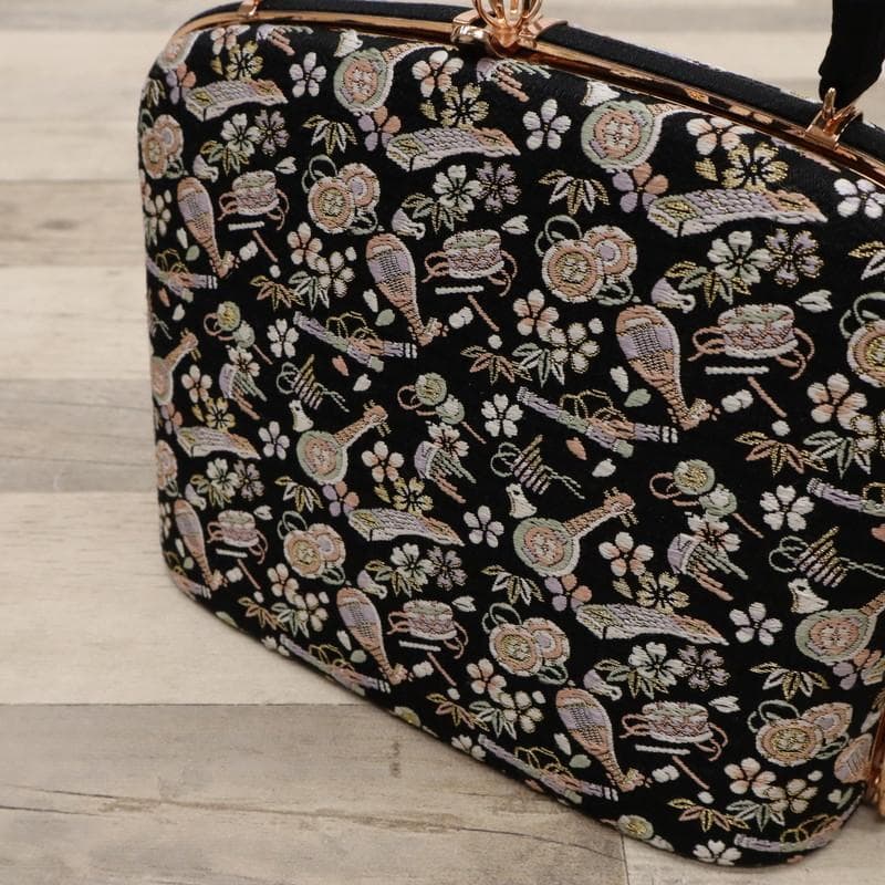 《和装バッグ◆小さな和楽器と桜梅竹模様◆黒地＊着物に合わせて♪Z1-7》
