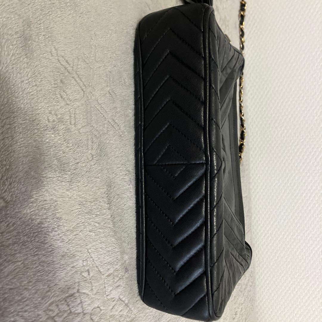 CHANEL ブラック ショルダーバッグ タッセル付き