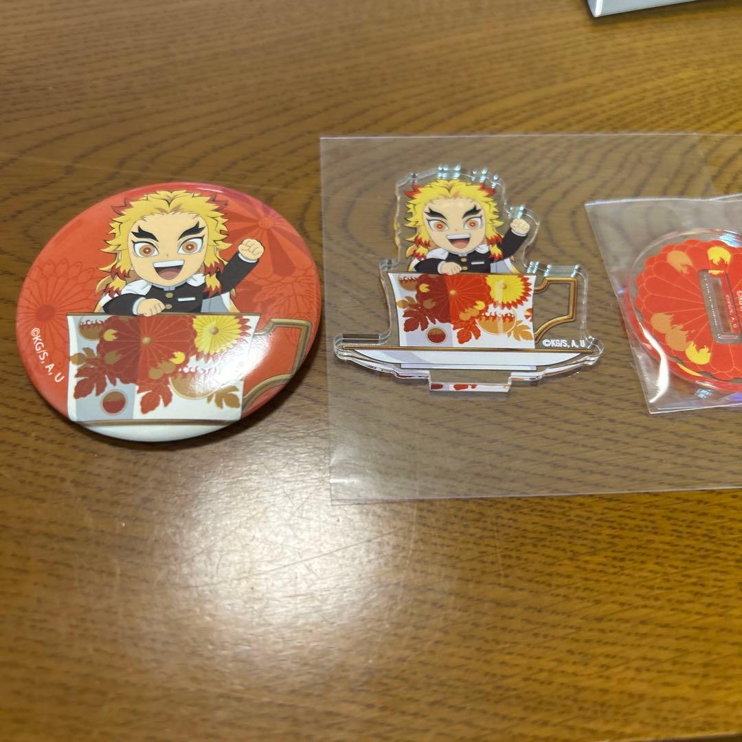 鬼滅の刃 煉獄杏寿郎 缶バッジ アクリルスタンド - メルカリ