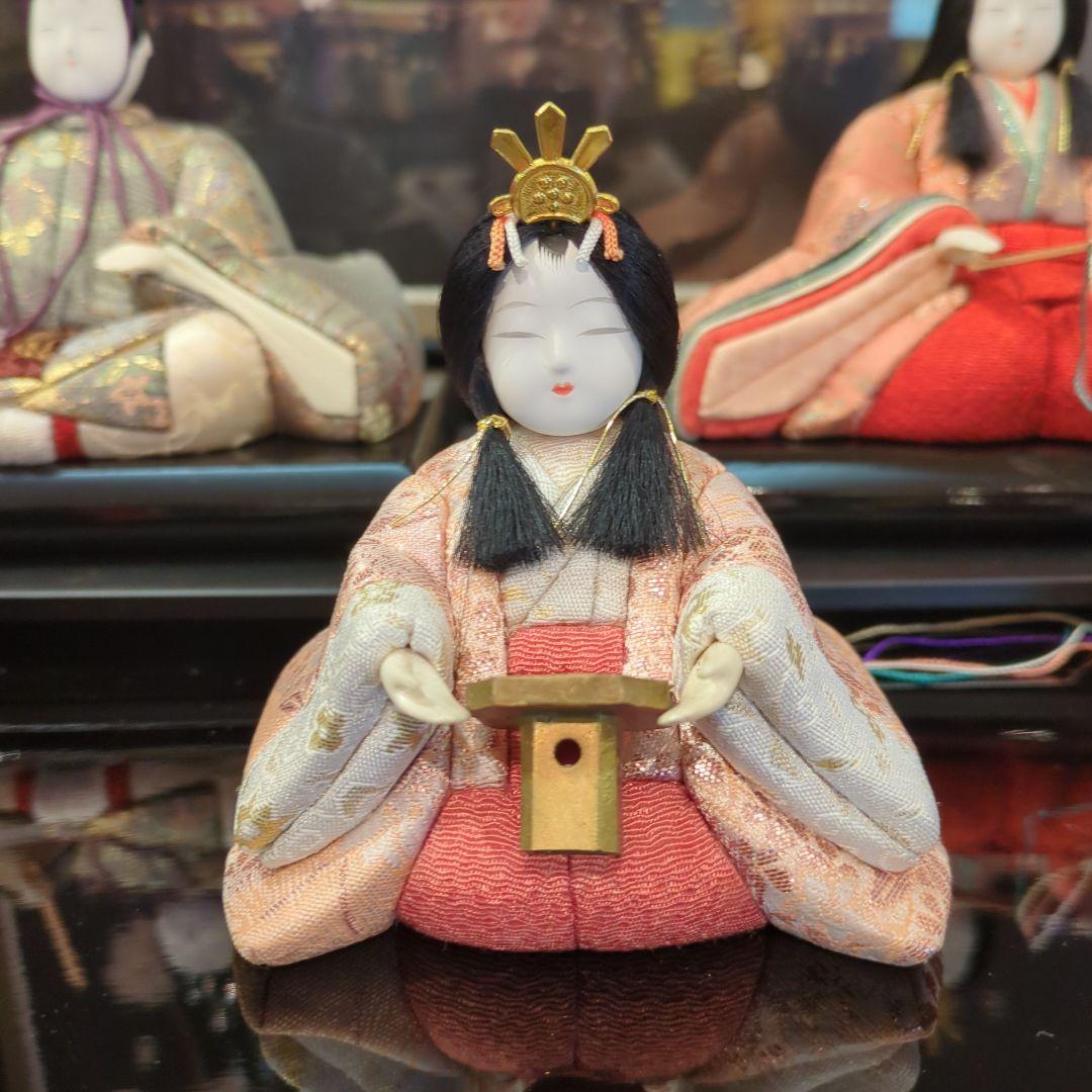 木村一秀作　木目込雛人形 5体セット 伝統的な衣装収納箱入押　桜押花屏風