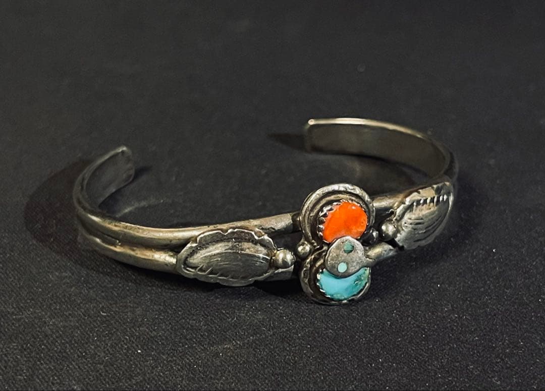 【ズニ族】故エフィー・カラバサ ターコイズ コーラル シルバー バングル