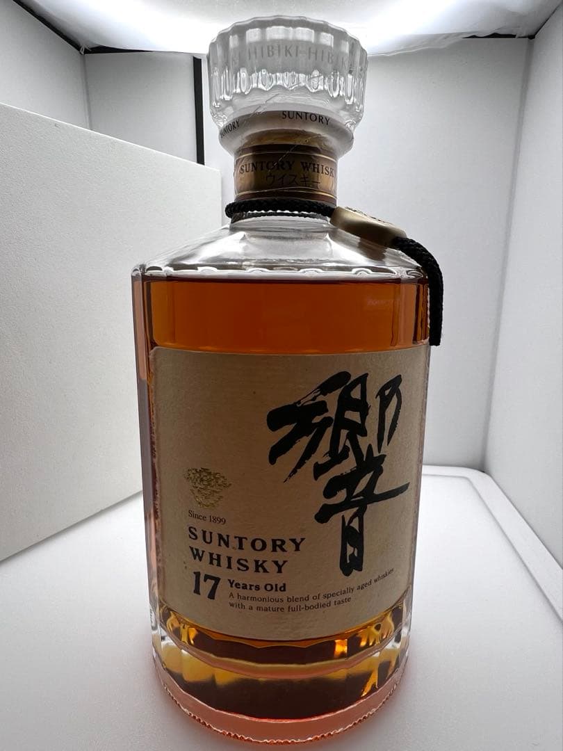 E*3様 響17年700ml 43% 未開封オークションに なります。