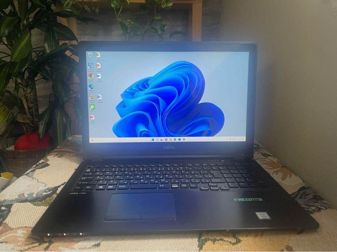 Windows11 富士通 Core i5 カメラ SSD搭載 タッチパネル搭載