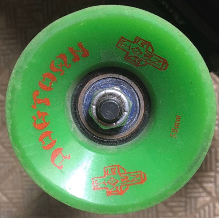 22インチ　ペニーPENNYスケートボード、ドッグダウンホイールセット