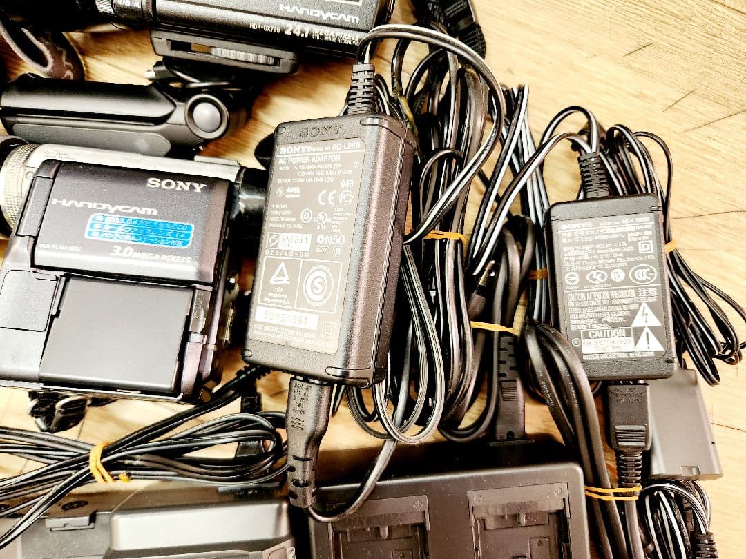 SONYハンディカム　まとめて　本体充電器バッテリー配線等現状品