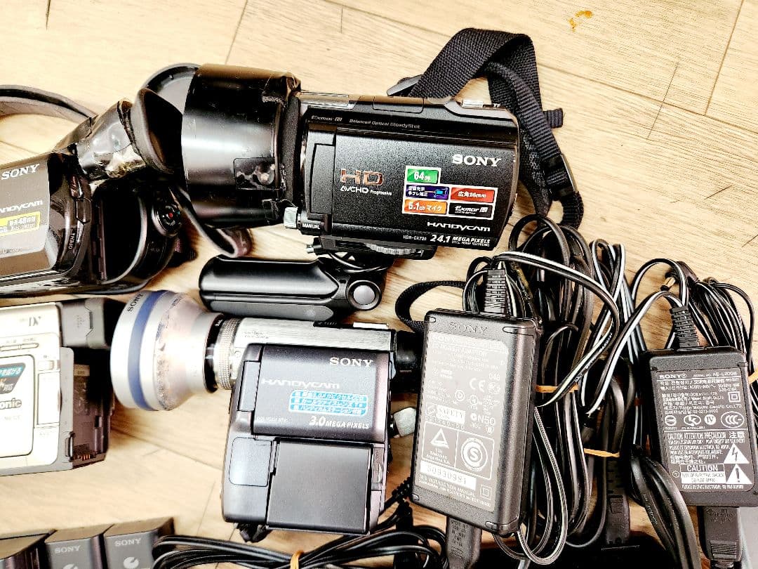 SONYハンディカム　まとめて　本体充電器バッテリー配線等現状品
